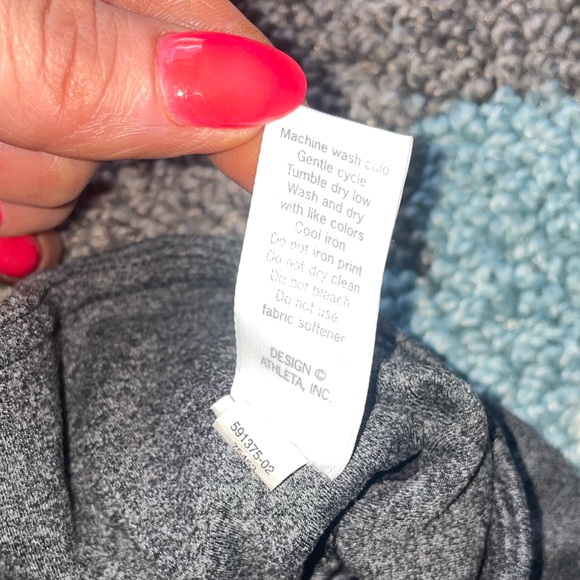 ATHLETA gray 3/4 leggings size M - Picture 8 of 8